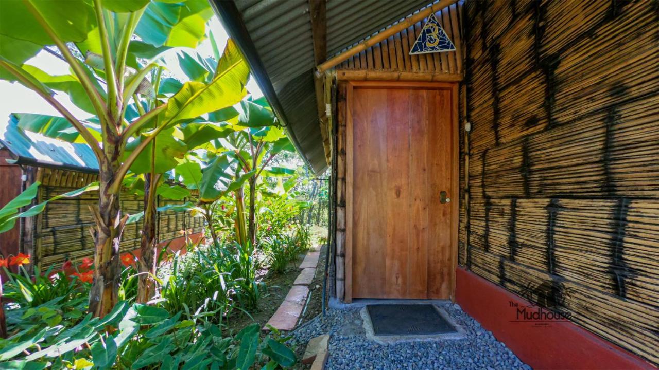 The Mudhouse Hostel Mompiche Bagian luar foto