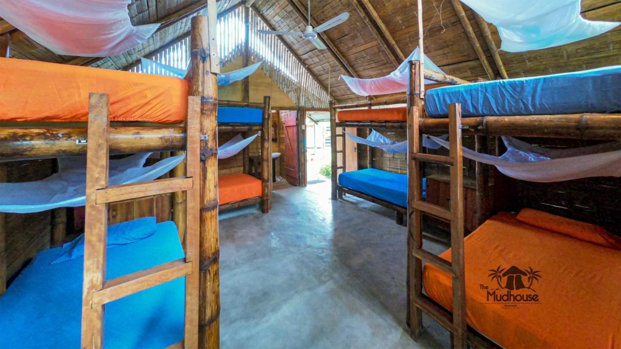 The Mudhouse Hostel Mompiche Bagian luar foto