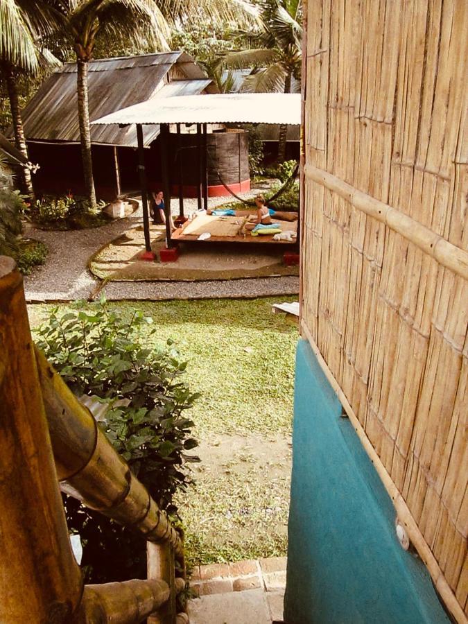 The Mudhouse Hostel Mompiche Bagian luar foto