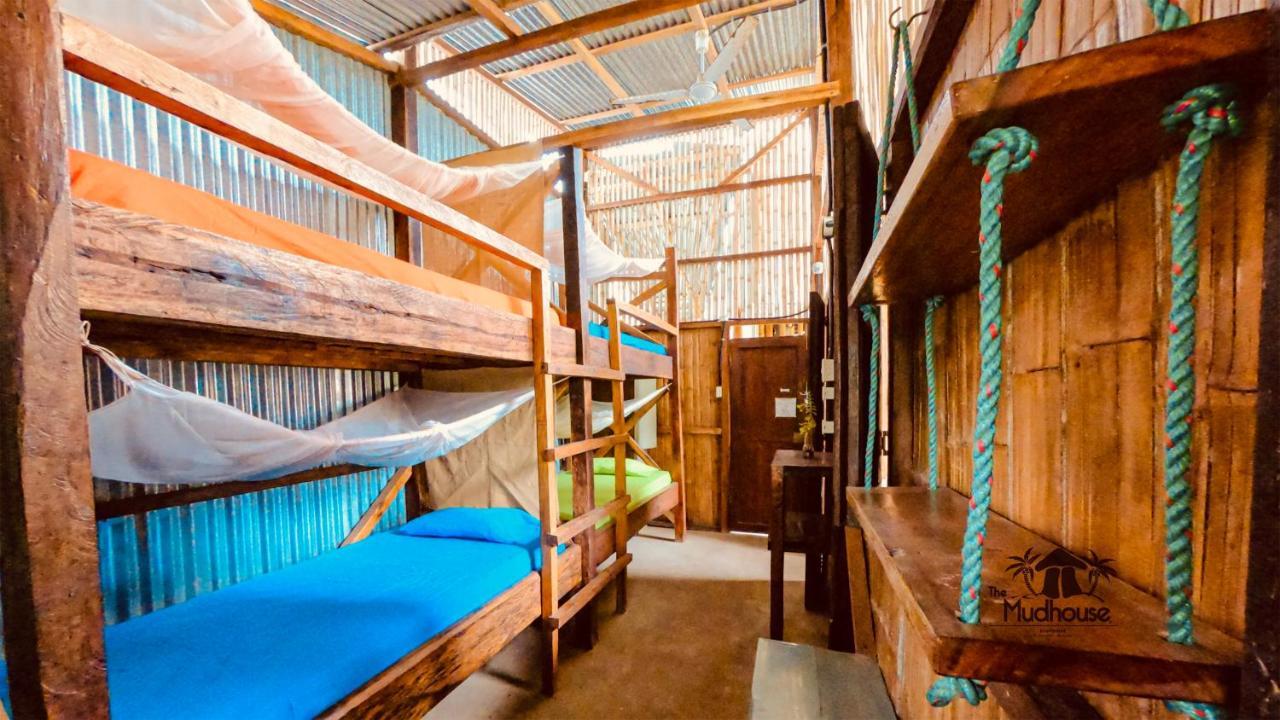 The Mudhouse Hostel Mompiche Bagian luar foto