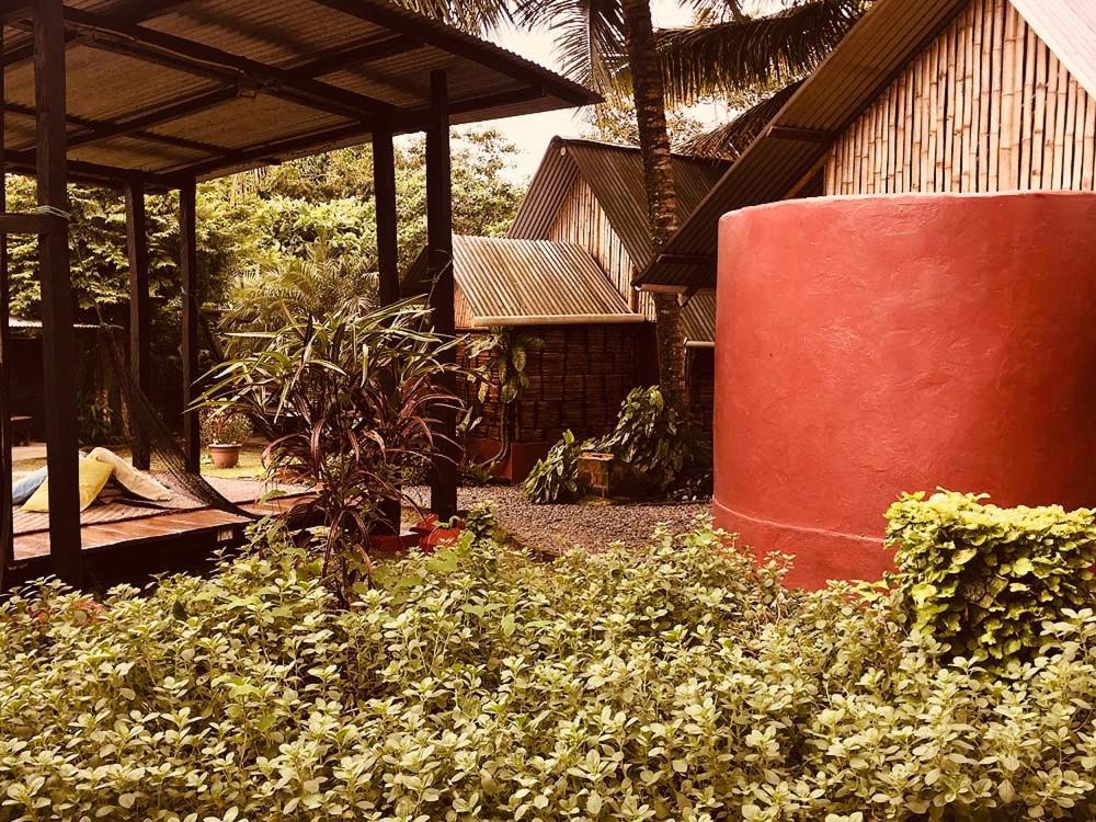 The Mudhouse Hostel Mompiche Bagian luar foto