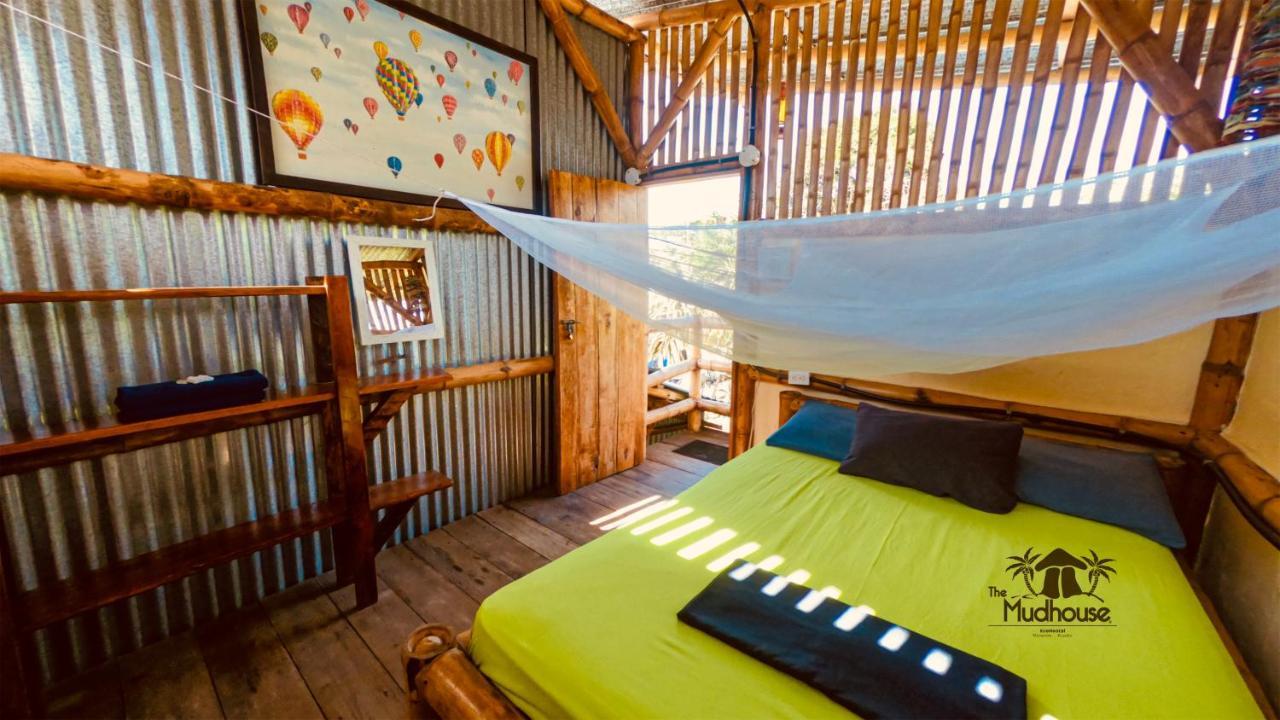 The Mudhouse Hostel Mompiche Bagian luar foto