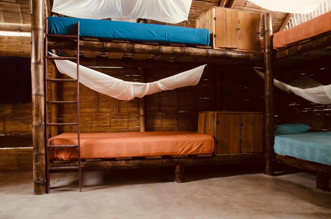 The Mudhouse Hostel Mompiche Bagian luar foto