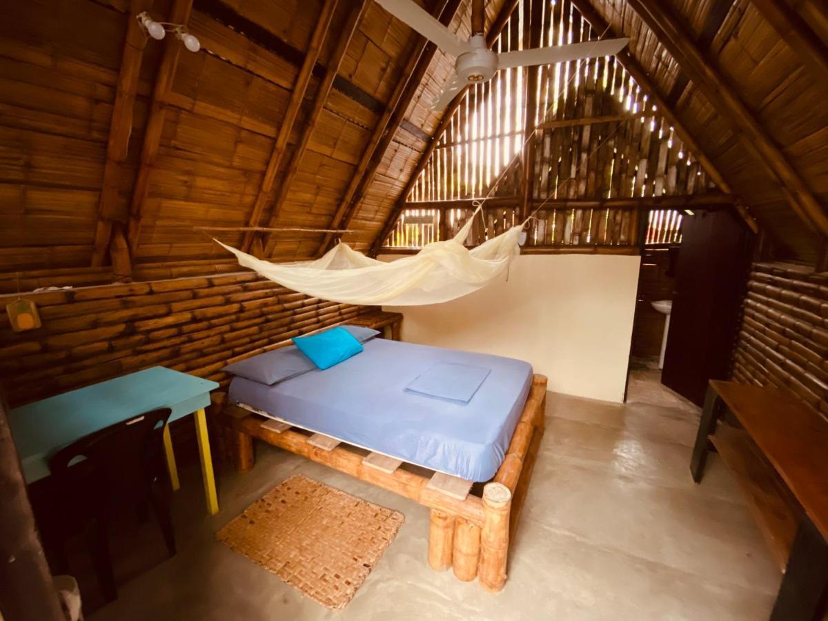 The Mudhouse Hostel Mompiche Bagian luar foto