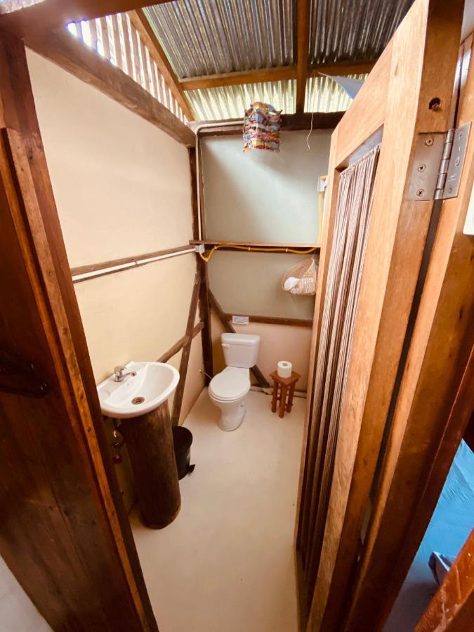 The Mudhouse Hostel Mompiche Bagian luar foto