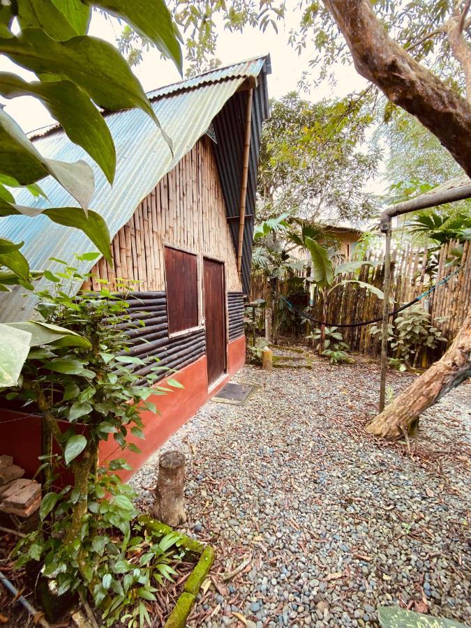 The Mudhouse Hostel Mompiche Bagian luar foto