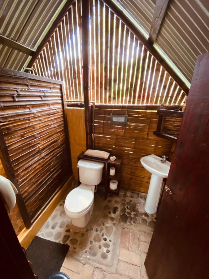 The Mudhouse Hostel Mompiche Bagian luar foto
