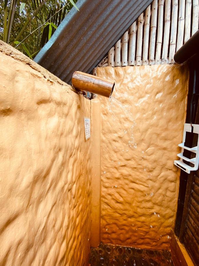 The Mudhouse Hostel Mompiche Bagian luar foto