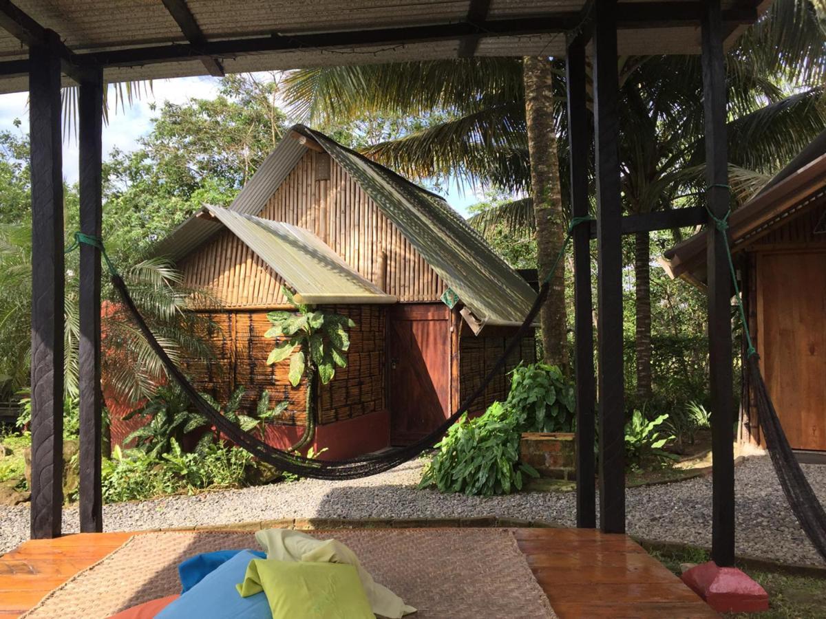 The Mudhouse Hostel Mompiche Bagian luar foto